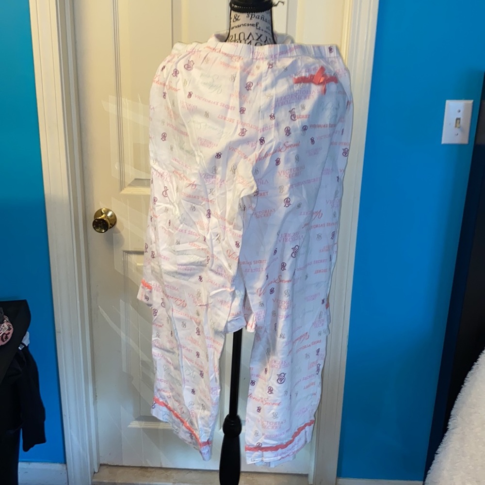 Victoria’s Secret women’s flannel pajama set - Picture 7 of 8